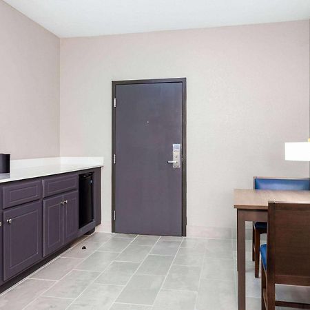 La Quinta Inn & Suites By Wyndham Augusta Fort Eisenhower Buitenkant foto