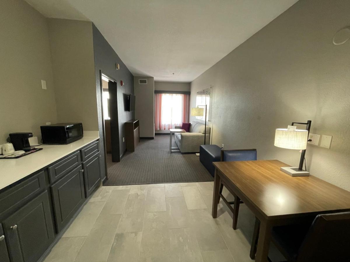 La Quinta Inn & Suites By Wyndham Augusta Fort Eisenhower Buitenkant foto
