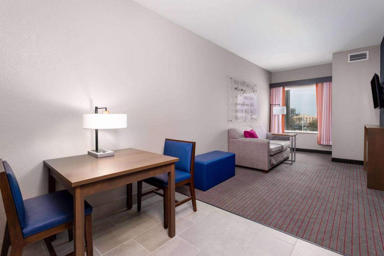 La Quinta Inn & Suites By Wyndham Augusta Fort Eisenhower Buitenkant foto
