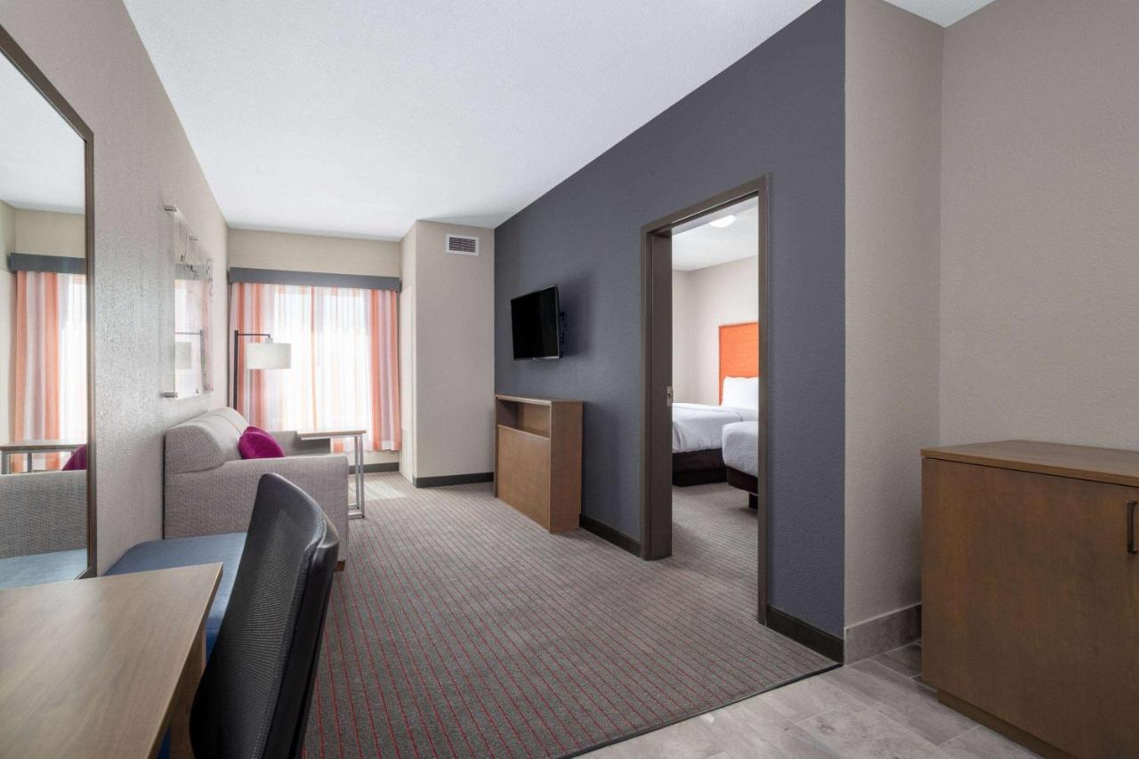 La Quinta Inn & Suites By Wyndham Augusta Fort Eisenhower Buitenkant foto