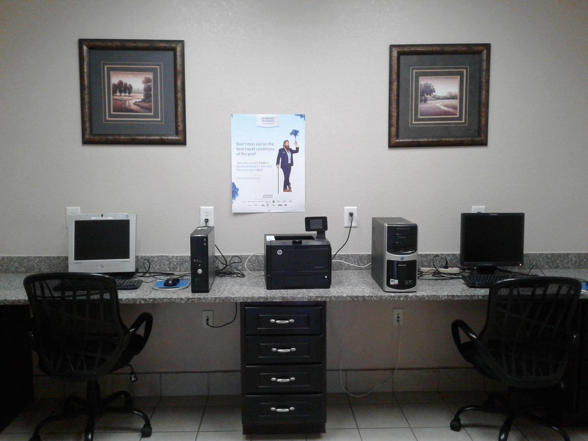 La Quinta Inn & Suites By Wyndham Augusta Fort Eisenhower Buitenkant foto