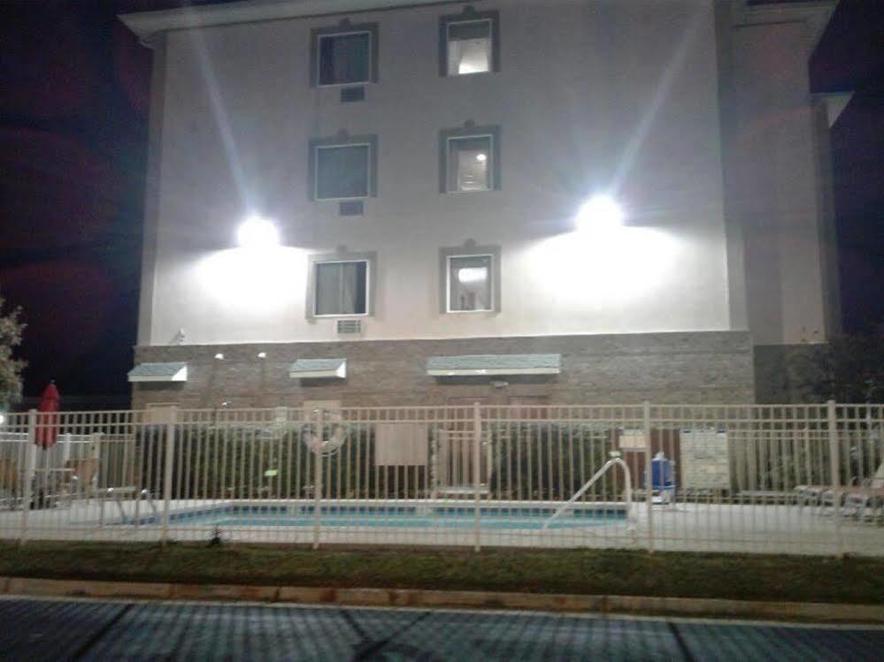 La Quinta Inn & Suites By Wyndham Augusta Fort Eisenhower Buitenkant foto